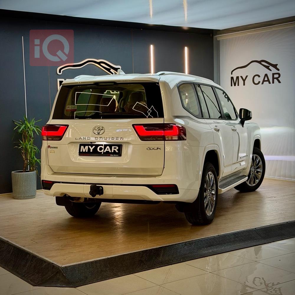 تۆیۆتا لاند کروزەر